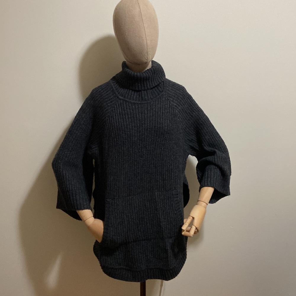 UGG Sweater Gray Cowl /Turtle Neck with large pocket in front size S